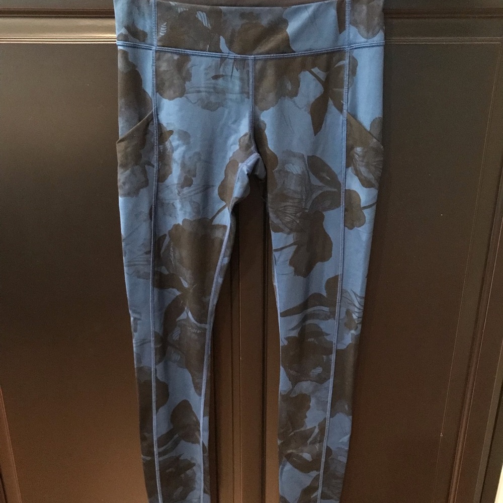 Lululemon Blue Floral Leggings